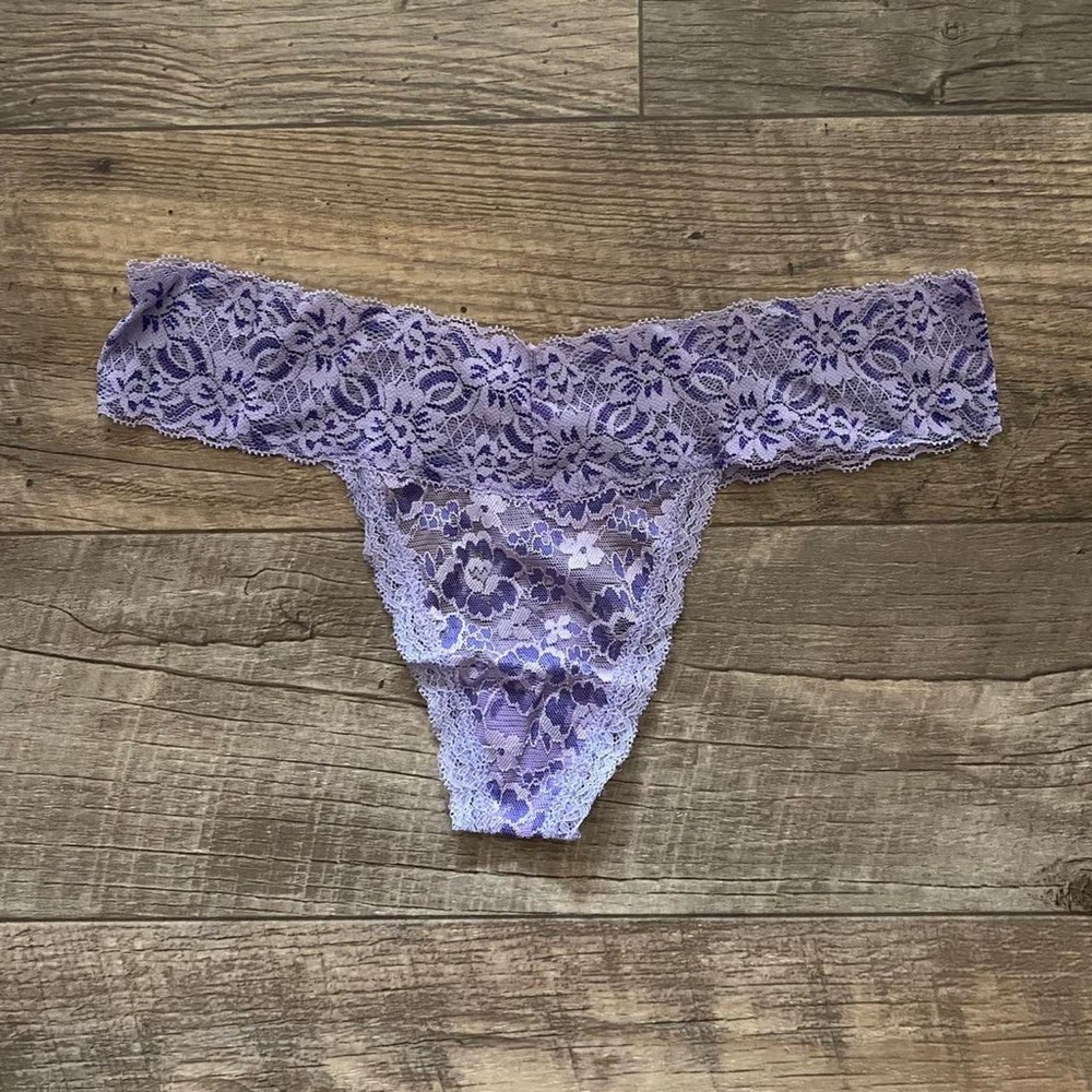 NWOT contrast purple floral lace thong